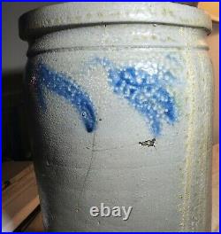 Antique 1 Gallon Grey Salt-glazed Stoneware Pottery Crock With Blue Floral Sides