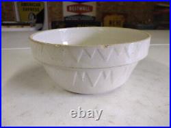 Antique Ruckel's Pottery Whitehall Stoneware 10.75 White Saw Tooth Large Bowl