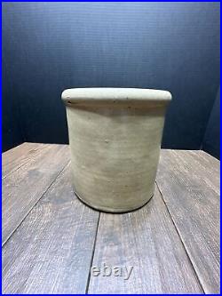 Vintage MACOMB POTTERY COMPANY 2 GALLON STONEWARE CROCK MACOMB ILLINOIS